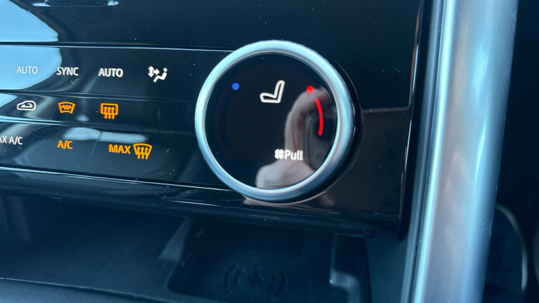 Land Rover Discovery 3.0 D300 S 5dr Auto Diesel Station Wagon